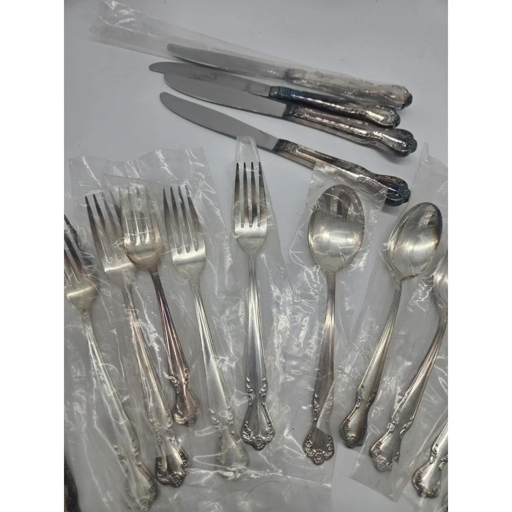 Lot Of 19 Pieces Rogers And Bro Flatware